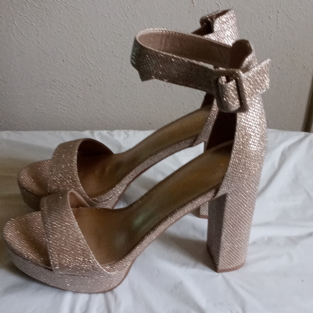 Dream Pairs sandals - Picture 4 of 8